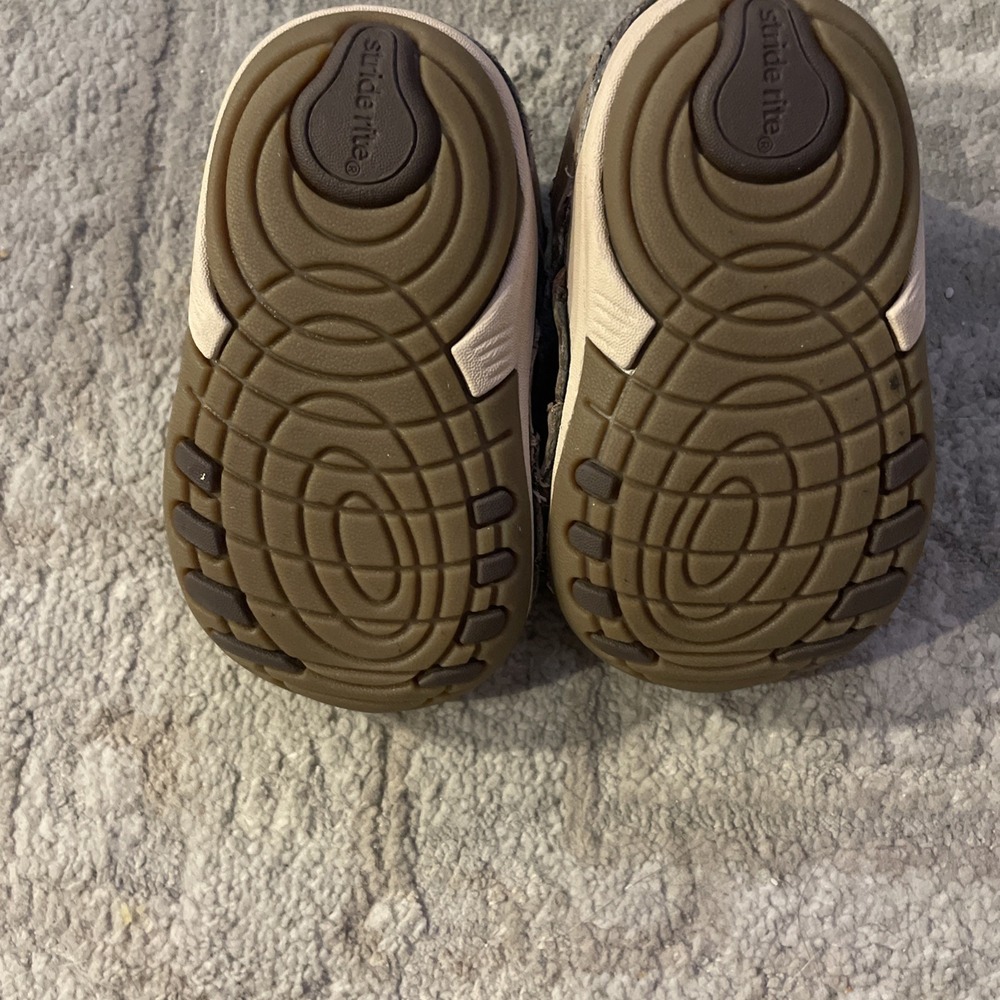 Stride Rite Baby Toddler Shoes Sneakers Artie Brown Sz 3.5W Boys Flexible Soft - Picture 5 of 8
